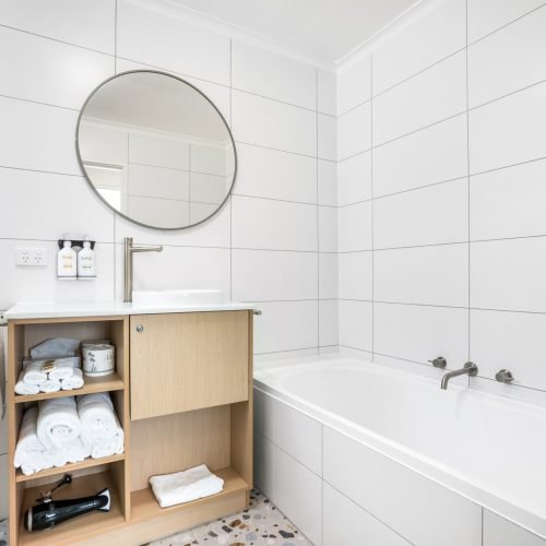 Wilsons Prom Motel | 2 BR APT Bathroom